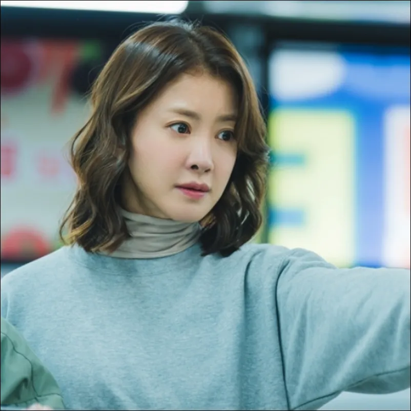 살롱-드-홈즈-공미리-이시영